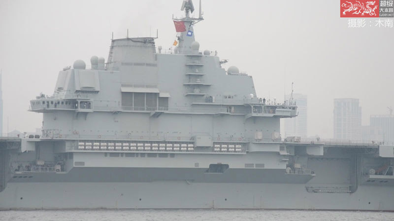Le porte-avions Liaoning en cale sèche à Dalian pour entretien (10)