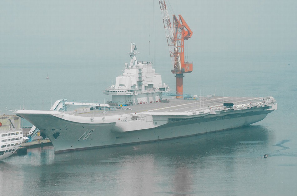 Le porte-avions Liaoning en cale sèche à Dalian pour entretien (4)