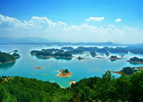 Le lac aux mille îles (Zhejiang)