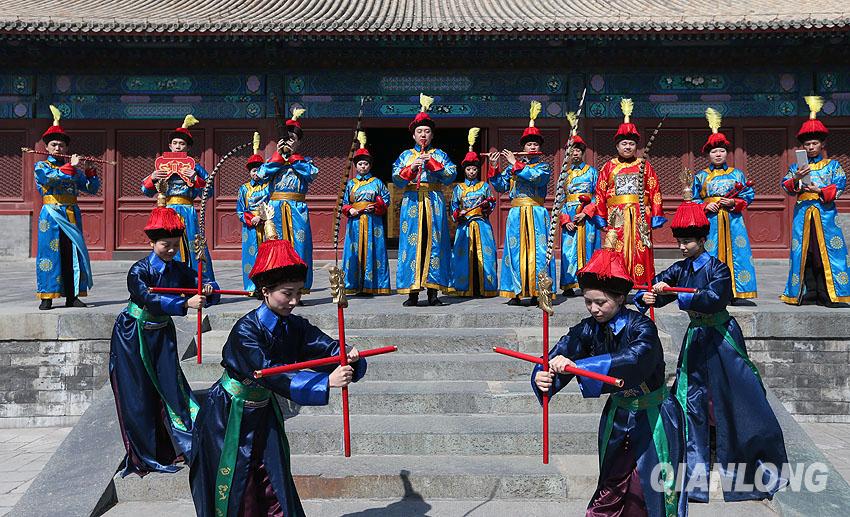 Le 7 mai matin, l'orchestre du centre de musique sacrée Shuya du Temple du Ciel lors d'une répétition de musique rituelle.