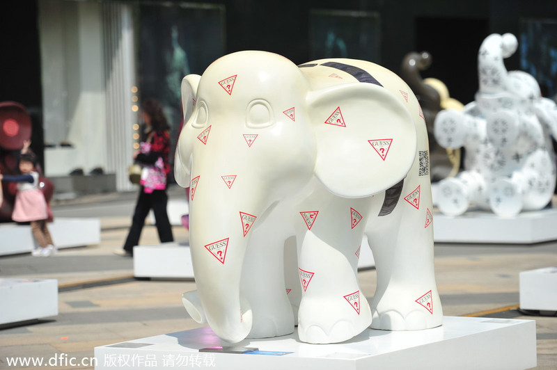 Des éléphants en vedette dans les rues de Shenyang (26)