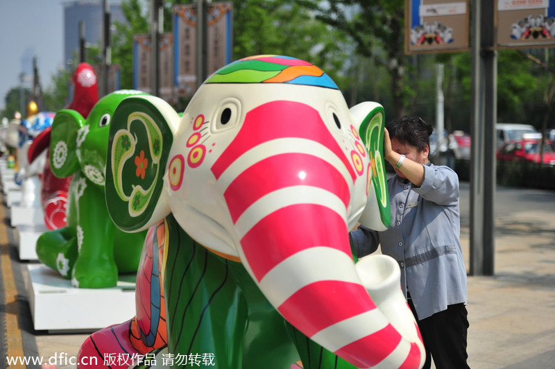 Des éléphants en vedette dans les rues de Shenyang (16)