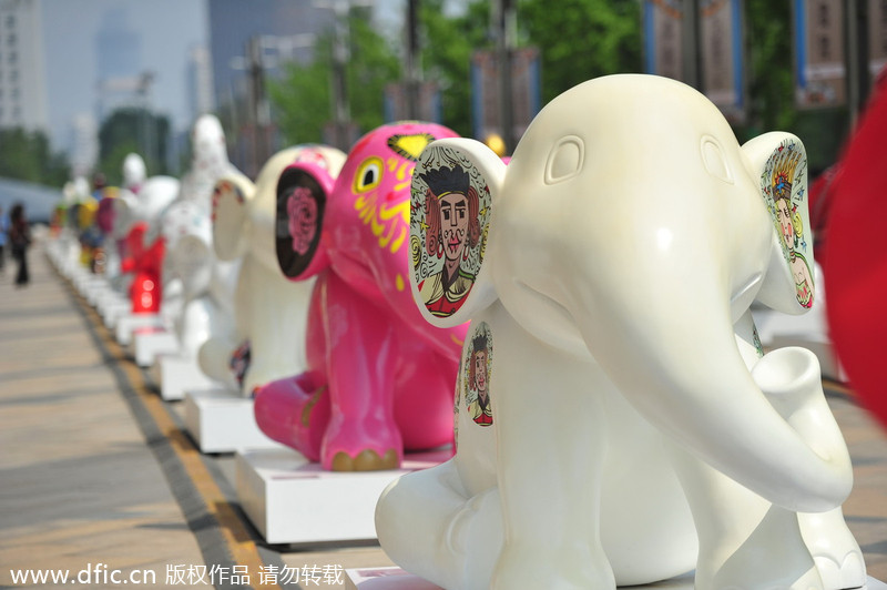 Des éléphants en vedette dans les rues de Shenyang (15)