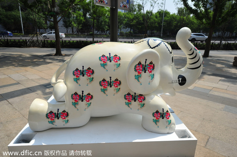 Des éléphants en vedette dans les rues de Shenyang (10)