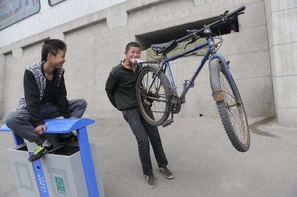 Shenyang : le triste sort de trois enfants vivant dans un trou (3)