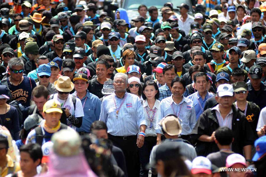Les manifestants thaïlandais lancent leur "ultime bataille" pour renverser le gouvernement