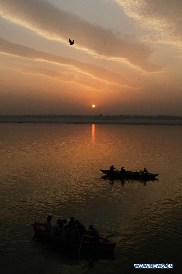Beaux paysages du lever du soleil sur le Gange (4)