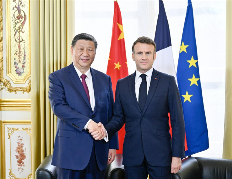Xi et Macron s'entretiennent à Paris